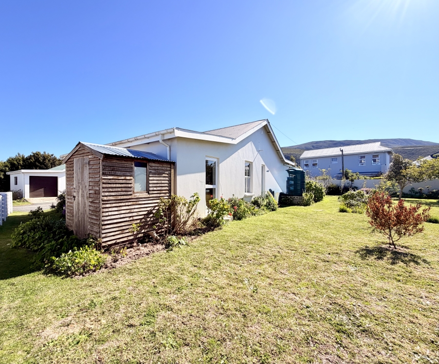 2 Bedroom Property for Sale in Sandbaai Western Cape